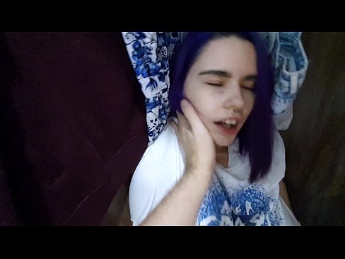 ❤️ 在衣柜里发现我的妹妹并帮助她射精 ❤❌ Porno vk ❌️